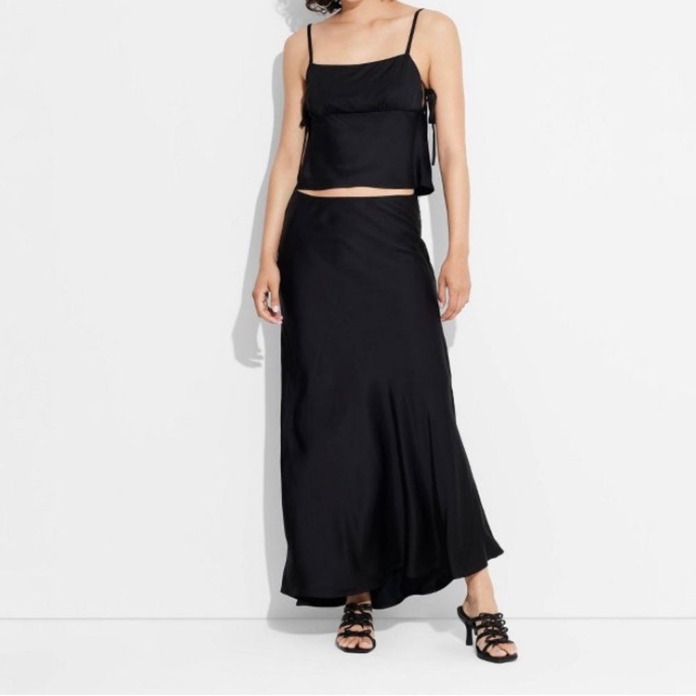 Holiday NWT Wild Fable Trumpet Satin Long skirt